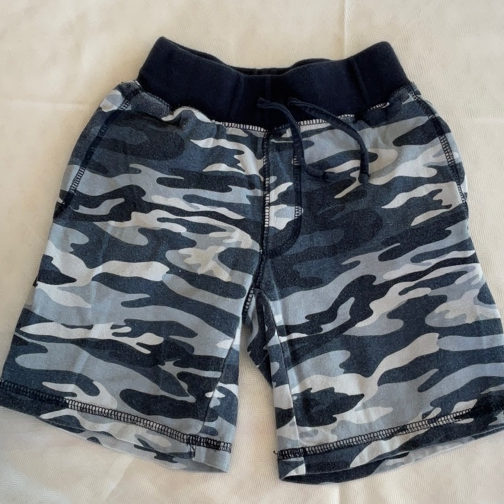 Gap shorts for toddler boys.